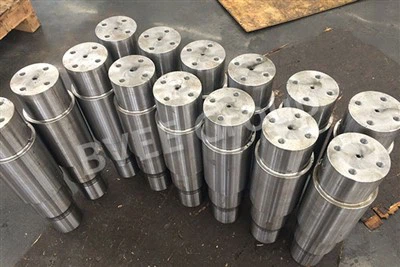 Pemasangan Roda Alat Ganti Kren Pelabuhan